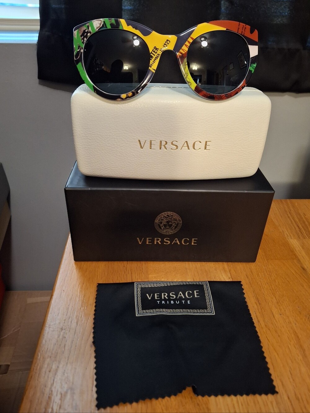 Versace Tribute Vogue Print Acetate Cat Eye Sunglasses Like New